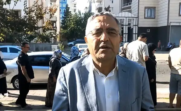 Diyarbakırlı Vekilden çarpıcı kuyruk görüntüsü: "1 kilo kıyma için 5 saat bekliyorlar"