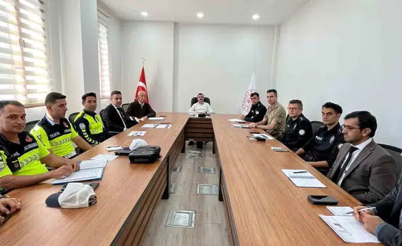 Dicle'de eğitim yılı öncesi güvenlik zirvesi: Öğrenciler için tam koruma kararı