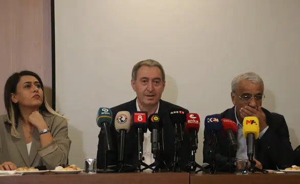 DEM Parti Eş Genel Başkanı Bakırhan'dan Diyarbakır'da süreç uyarısı: Temposunda düşme var