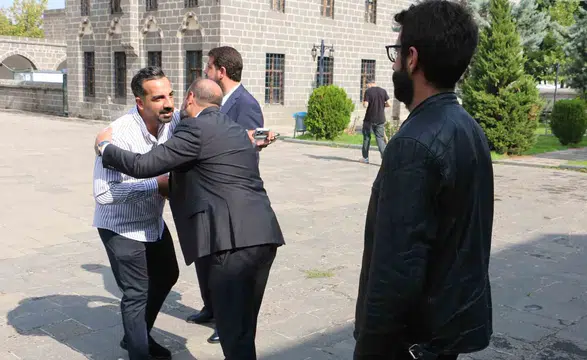 Diyarbakır'da vefa buluşması: Hacı Mehmet Bozkuş için düzenlenen mevlit yoğun ilgi gördü