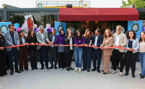 Diyarbakır Bağlar'da kadın eliyle işletilecek Hamravat Sosyal Tesisi açıldı