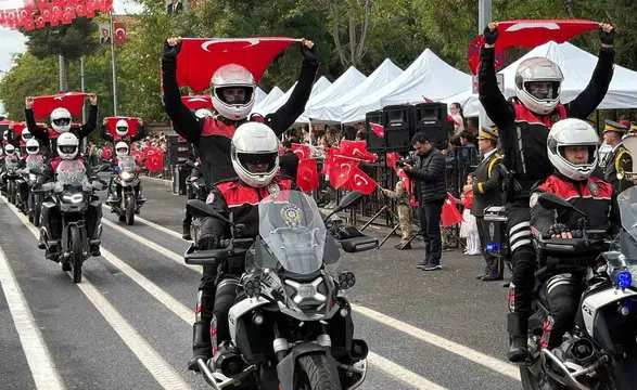 Diyarbakır'da Cumhuriyetin 103. yılı büyük bir coşkuyla ve gururla kutlandı