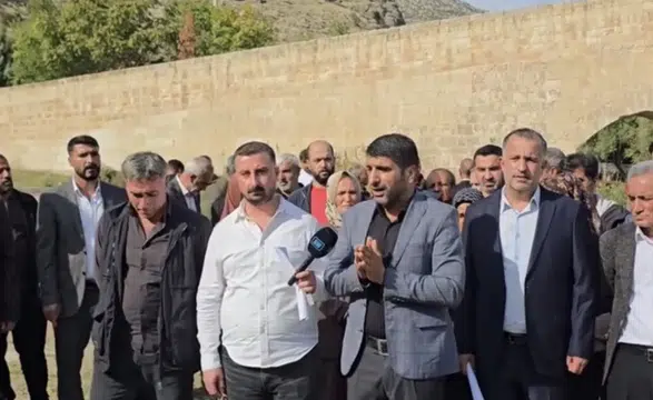 Çermik'te Sinek Çayı isyanı: 8 noktadan akan kanalizasyona karşı halk ayakta