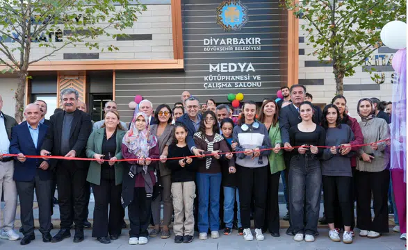 Diyarbakır'da Medya Kütüphanesi halkın hizmetine sunuldu