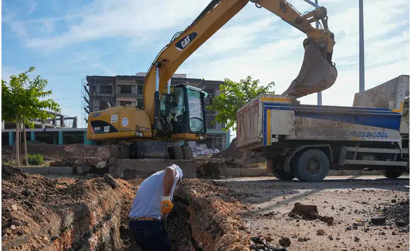 Sur'da yağmur suları artık okulu tehdit etmeyecek: 200 metrelik hat döşeniyor