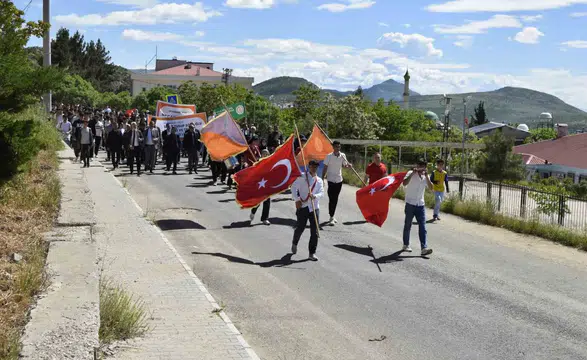 19 Mayıs coşkusu Dicle ve Çermik’e taşındı Gençler bayramı sahada kutladı