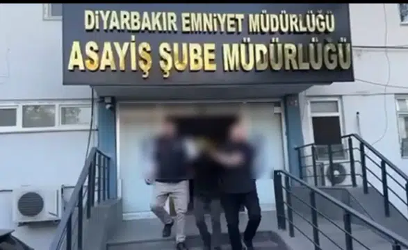 Diyarbakır Yenişehir'de silahlı saldırı düzenleyen 3 şüpheli polisten kaçamadı