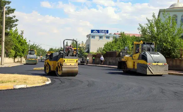 Diyarbakır Bağcılar’da 57 bin tonluk asfalt mesaisi Esnaf ve sürücüler memnun