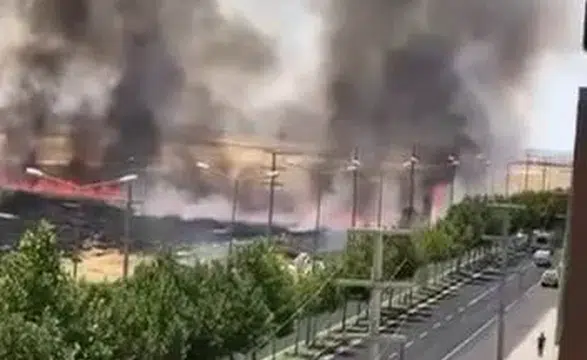 Bağlar Siverek Caddesi'nde korkutan yangın Otluk alandan yükselen dumanlar mahalleyi sardı