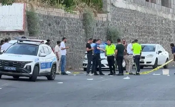 Sur ilçesinde dehşet anları Tartıştığı esnaf tarafından vurulan Mazlum G. öldü