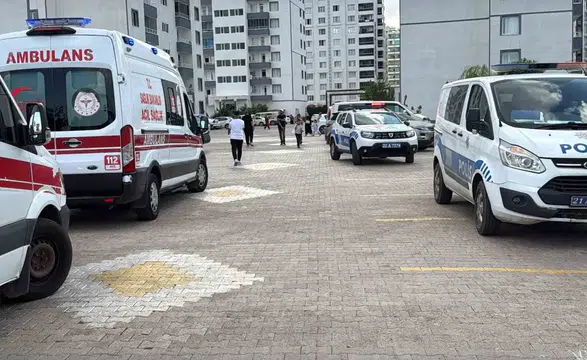 Yenişehir'deki 14 katlı apartmanda ev yangını Bir kişi dumandan etkilenerek hastaneye kaldırıldı