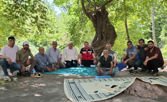Dicle'de tarım seferberliği İlçe müdürlüğü çiftçinin ayağına giderek rehberlik ediyor
