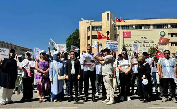 Diyarbakırda belediyeden atılan 1103 işçinin eylemi 730uncu güne ulaştı Sendikadan destek
