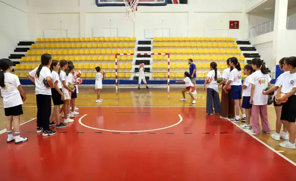 Diyarbakır'da 8 bin 377 çocuk yaz tatilini sporla dolu geçiriyor 15 branşta büyük heyecan