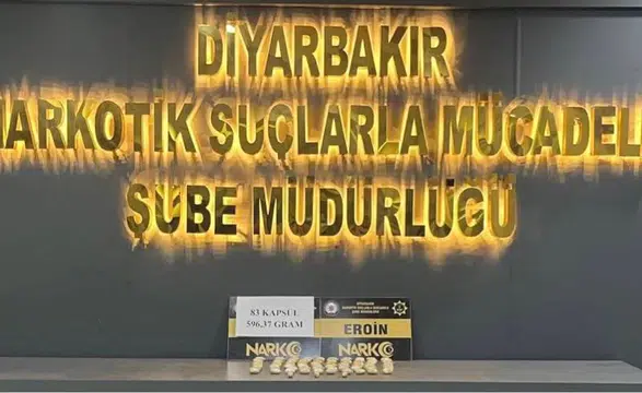 Diyarbakır Narkotik ekiplerinden sınır ötesi sevkiyata darbe Mideden 83 kapsül eroin çıktı