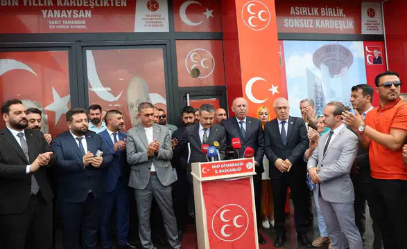 MHP Diyarbakır'da 4 yıl sonra yeni dönem Özcoşkun il başkanlığını devraldı