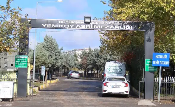 Diyarbakır'daki feci kazada yaşamını yitiren Rojda Duran son yolculuğuna uğurlandı