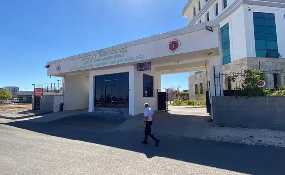 Diyarbakır'daki acı kazada 35 yaşındaki Rojda Duran hastanede yaşamını yitirdi