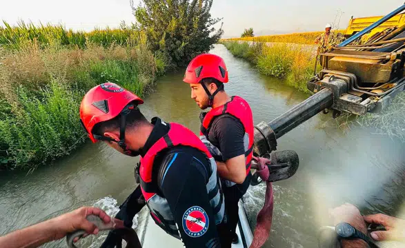 Silvan'da su kanalına düşen araçtan sağ kurtarıldı Ekipler seferber oldu