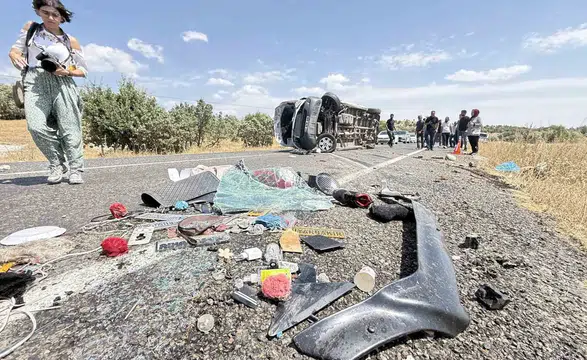 Lice'deki acı kaza yürekleri dağladı Minibüs faciasında can kaybı 7 kişiye ulaştı