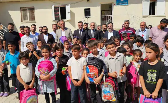 Diyarbakır Dicle'de İlköğretim Haftası coşkusu: Minik öğrencilere anlamlı destek