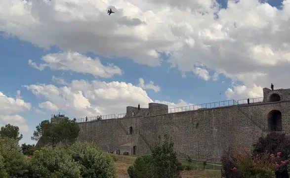 SOLOTÜRK Diyarbakır semalarında nefes kesti: 3 Ekim gösterisi öncesi prova uçuşu