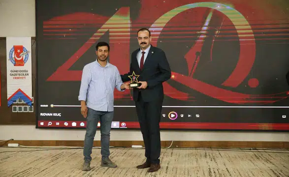 Güneydoğu Gazeteciler Cemiyeti ödül töreninde İHA muhabirine büyük onur: Rıdvan Kılıç