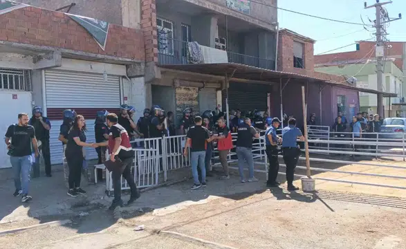 Diyarbakır Bağlar'da kaçak kesim operasyonu: Mezarlık çevresindeki noktalar mühürlendi