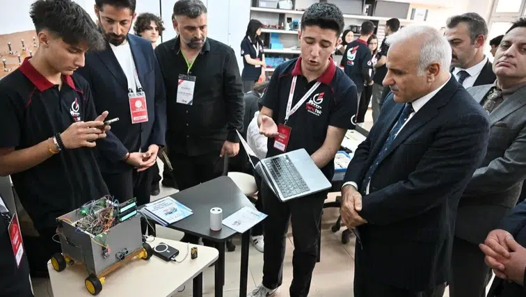 Diyarbakır’da robotik kodlama atölyesi açıldı: Geleceğin teknolojisi burada