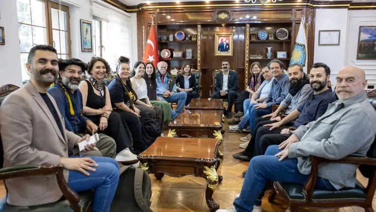 Diyarbakır'da barış sanatçıları Eşbaşkanlarla buluştu