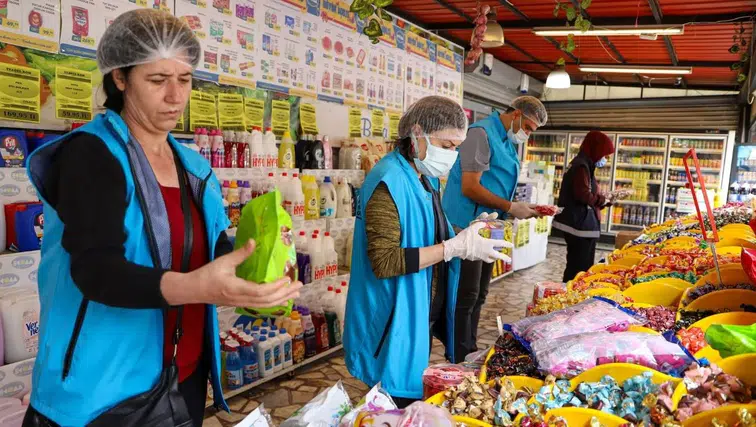 Diyarbakır'da bayram öncesi gıda denetimi: Tatlıcılar ve marketler mercek altında