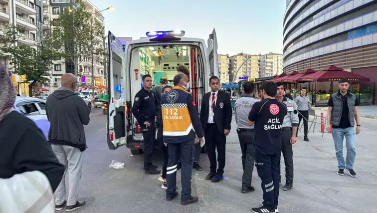 Diyarbakır’da inşaat halindeki otelde yangın: 6 işçi yaralandı