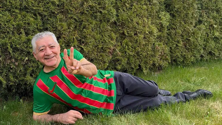 Ünlü sanatçı Ciwan Haco'dan Amedspor formalı mesaj: Kutlamalara gelecek mi?