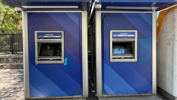 Son dakika! Diyarbakır'da bankanın ardından bu kez ATM kurşunlandı