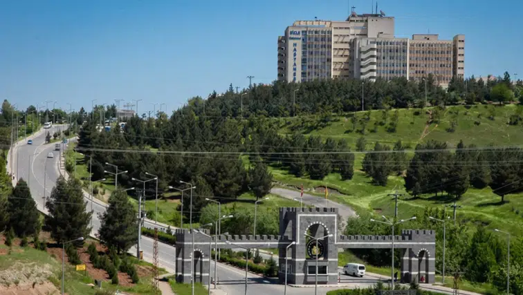 Dicle Üniversitesi'nden yatırım fırsatı: Kargo, pastane, kantin ve tarım arazileri kiraya veriliyor