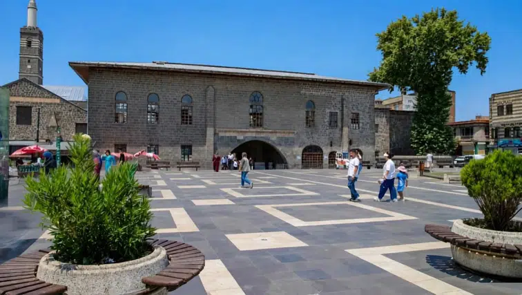 Diyarbakır'da eylül geldi, sıcaklar bitmedi: İşte 17 ilçede hava durumu