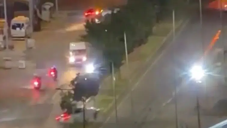 Siverek Diyarbakır yolunda şüpheli araç kaçtı, polis kovaladı