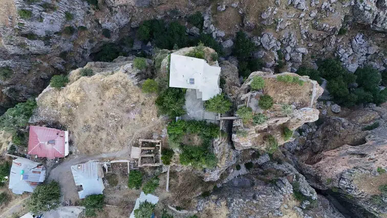 Diyarbakır Çüngüş'te uçurum kenarındaki ev: 168 metre yükseklikteki köprülü yaşam