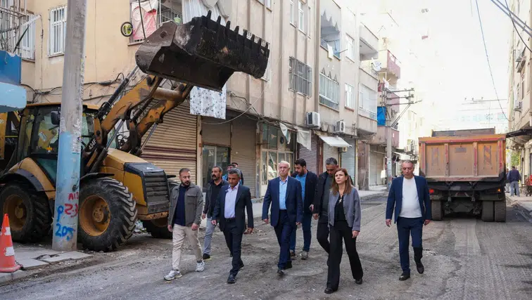 Diyarbakır'da Eşbaşkanlar denetimde: 3 caddede çalışmalar tam gaz sürüyor