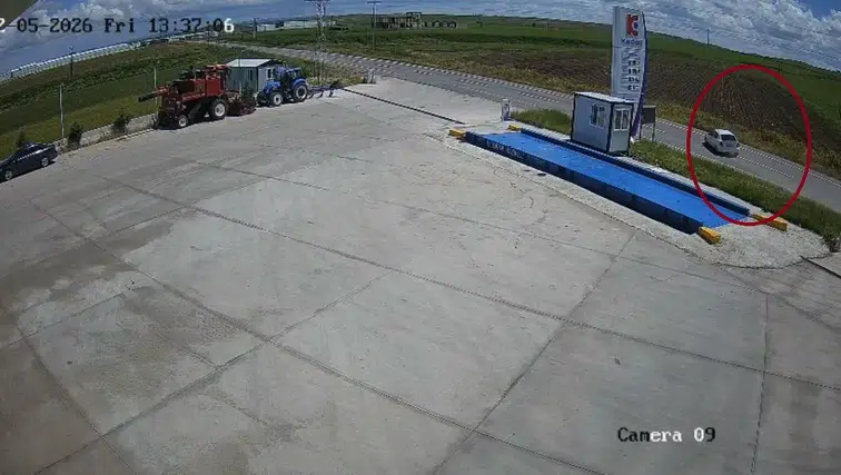 Bismil'de ailenin yolculuğu kabusa döndü Takla atan otomobilin kaza anı kamerada