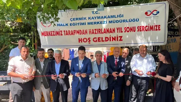 Çermik'te kadınların yıl boyu süren büyük emeği Kursiyerlerin el işleri ziyaretçileri