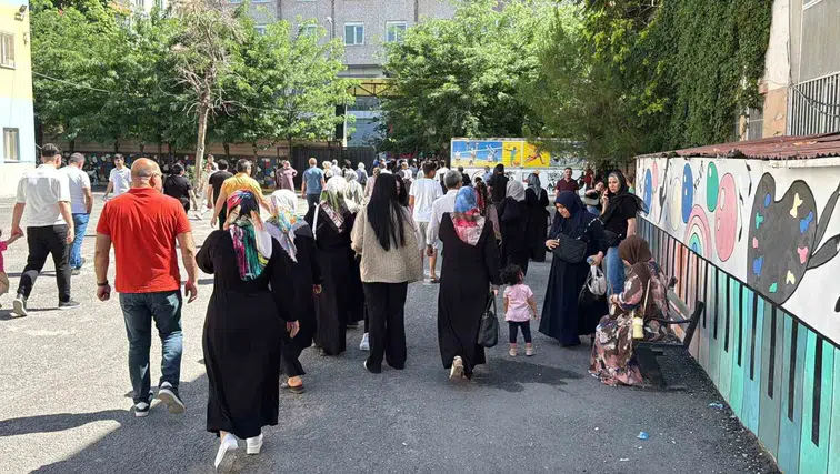 Diyarbakır'da üniversite adayları için AYT mesaisi 35 bin öğrenci ter döküyor