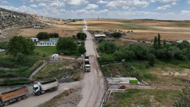 Diyarbakır'ın 13 ilçesinde 477 kilometrelik dev yol yatırım programı start aldı