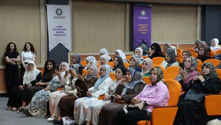 Diyarbakır'da 120 kadın tekstil ve moda tasarımında uzmanlaştı Sertifikalar verildi