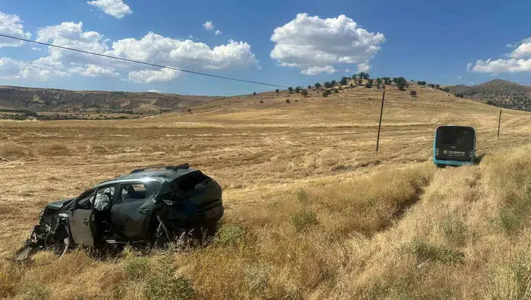 Diyarbakır Çermik yolunda manevra faciaya dönüşmeden atlatıldı 2 kişi yaralandı