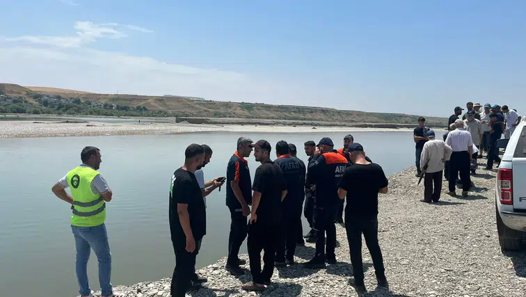 Silvan'da Malabadi Çayı'nda serinlemek isteyen 32 yaşındaki şahıs sulara gömüldü