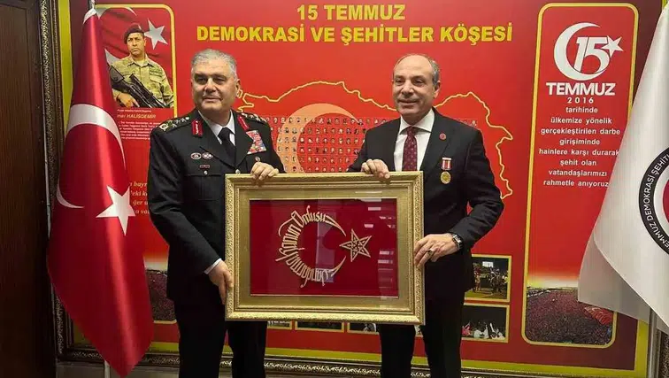 Jandarma Genel Komutanı Çardakcı Diyarbakır’da şehit ve gazi derneğiyle buluştu