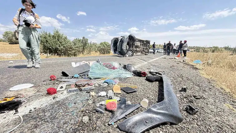 Lice'deki acı kaza yürekleri dağladı Minibüs faciasında can kaybı 7 kişiye ulaştı