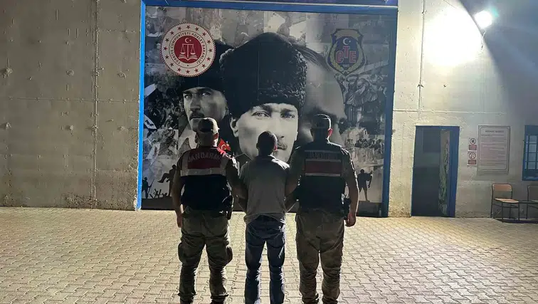 Hani ilçesinde aranan tehlikeli şahıs operasyonla yakalandı 42 suç kaydı çıktı