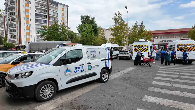 Diyarbakır'da okul servislerine sıkı denetim: Güvenlik kriterlerine uymayanlara geçit yok